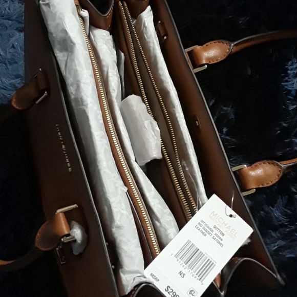 Michael Kors purse - Picture 2 of 2